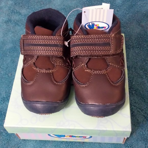 Size 5 Brown Toddler shoes - Picture 2 of 3
